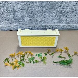 Vintage 1978 BARBIE DREAM HOUSE Replacement Part‎ Window Box Flower Planter